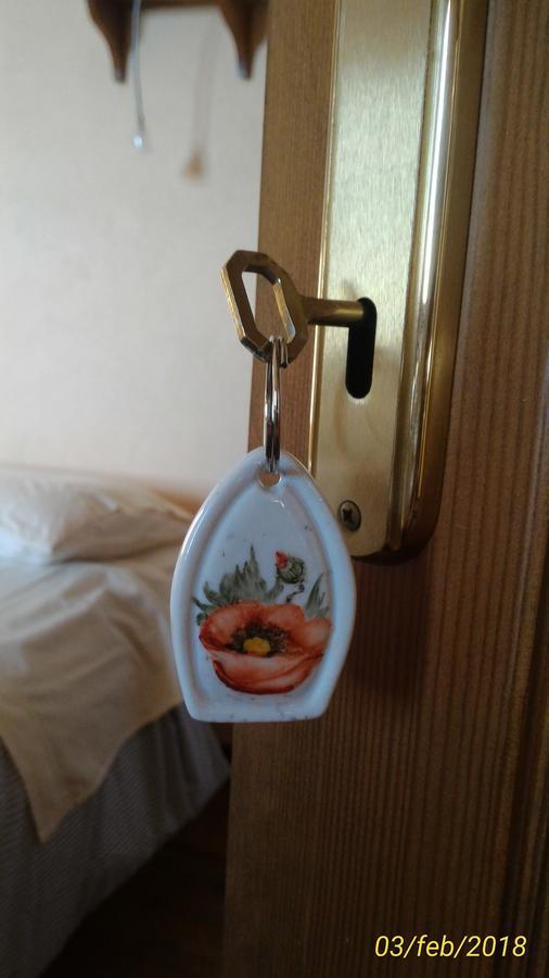 L'Ape In Corte Casa Di Campagna, Via Francigena Stanze E Colazione Vaccarizza Exterior foto